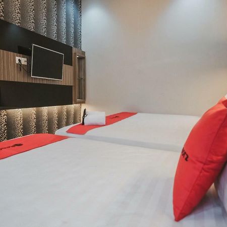 Reddoorz @ Jamin Ginting Medan Hotell Exteriör bild