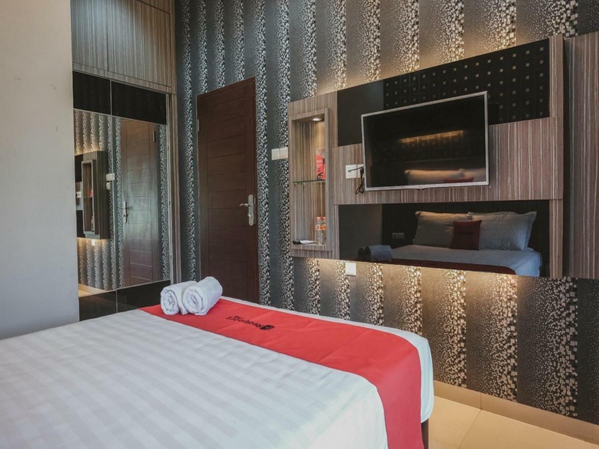 Reddoorz @ Jamin Ginting Medan Hotell Exteriör bild