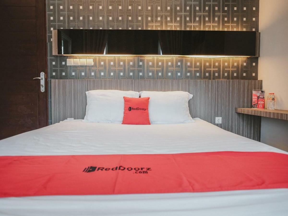 Reddoorz @ Jamin Ginting Medan Hotell Exteriör bild