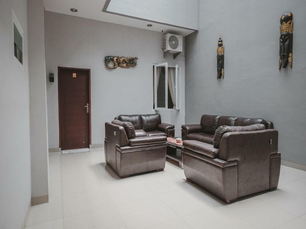 Reddoorz @ Jamin Ginting Medan Hotell Exteriör bild