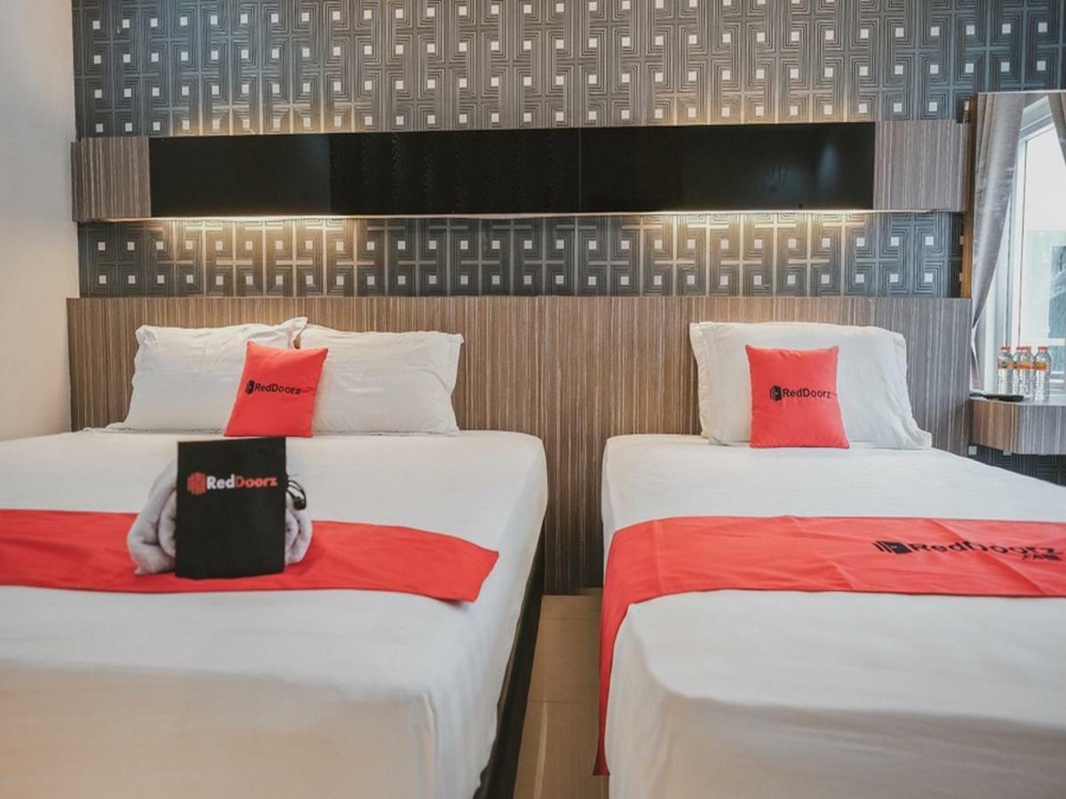 Reddoorz @ Jamin Ginting Medan Hotell Exteriör bild