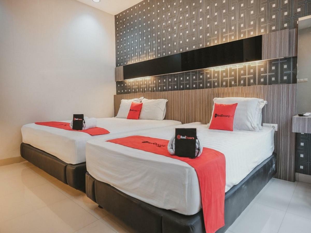 Reddoorz @ Jamin Ginting Medan Hotell Exteriör bild