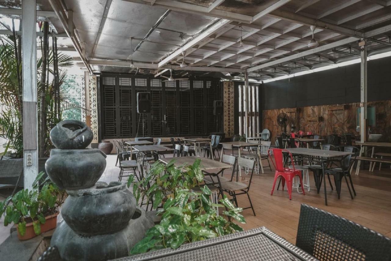 Reddoorz @ Jamin Ginting Medan Hotell Exteriör bild